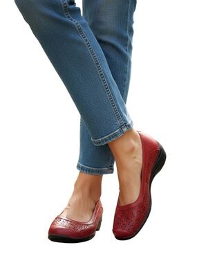 Red Hush Puppies Steps comfortable flat shoes genuine leather black sole 8.5